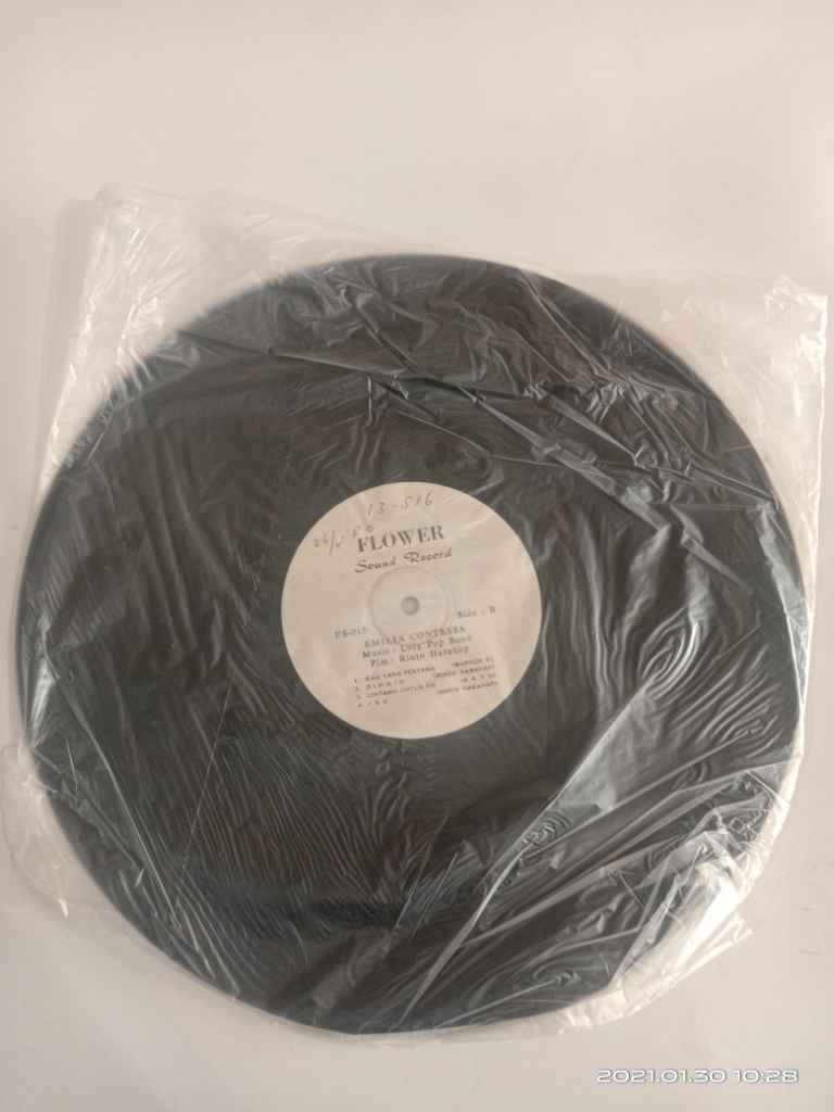 Piringan Hitam Emilia Contessa