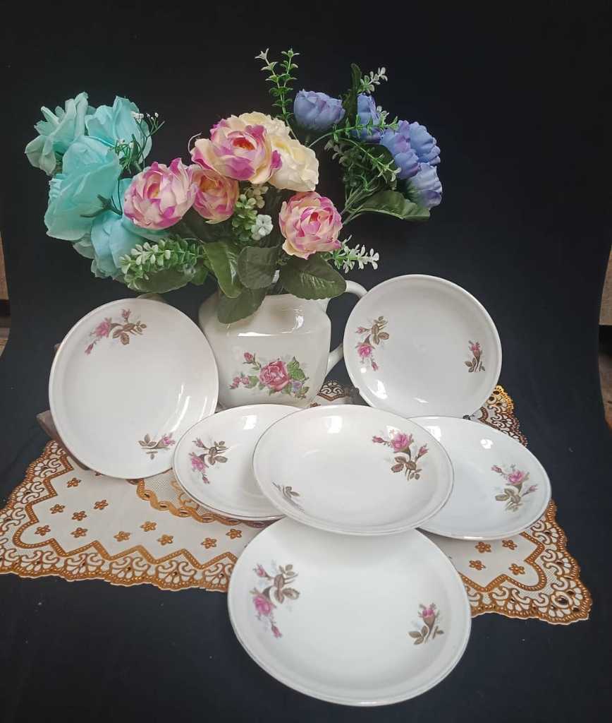 Piring Porcelain Vintage