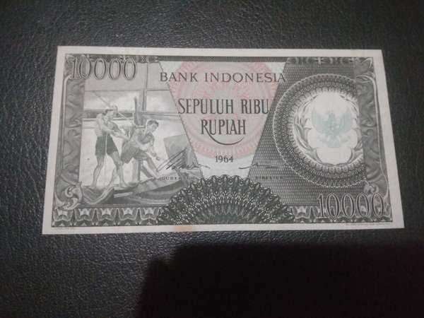 BL 2045 Uang Kuno 10000 Rupiah 1964 watermark garuda UNC Flek Mulus sesuai gambar