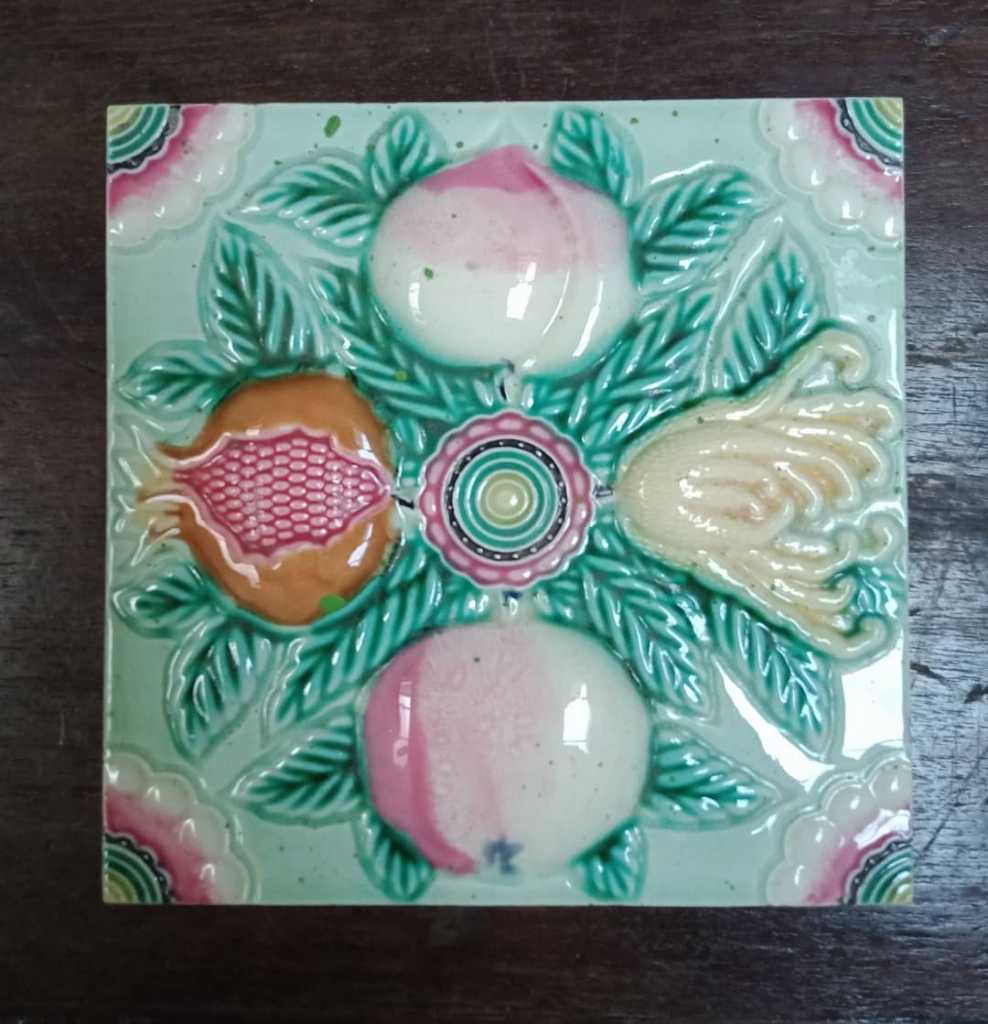 Tegel motif Buah.timbul.(japan)