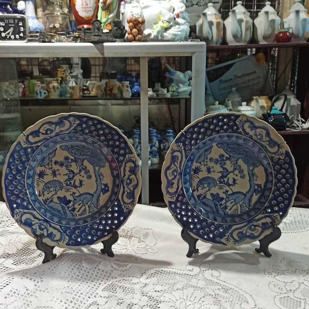 Piring Keramik Vintage