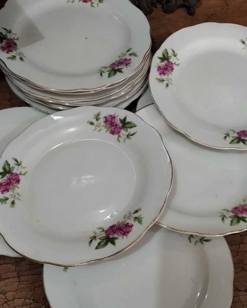 Piring Keramik Vintage