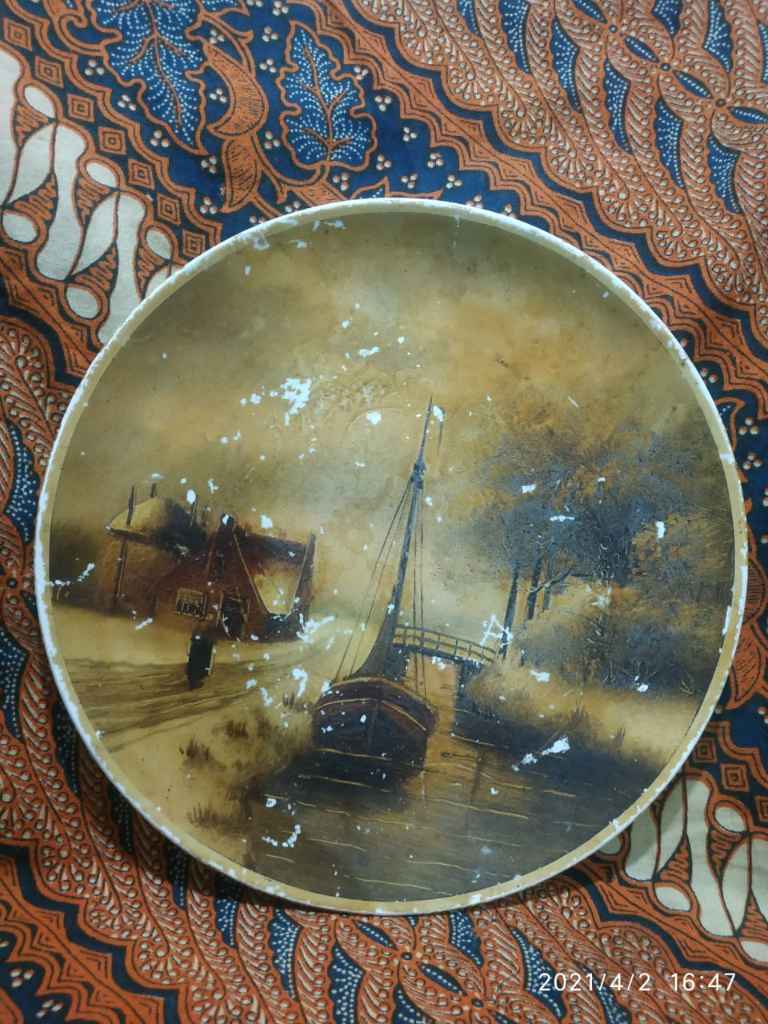 Piring Keramik Antik Eropa