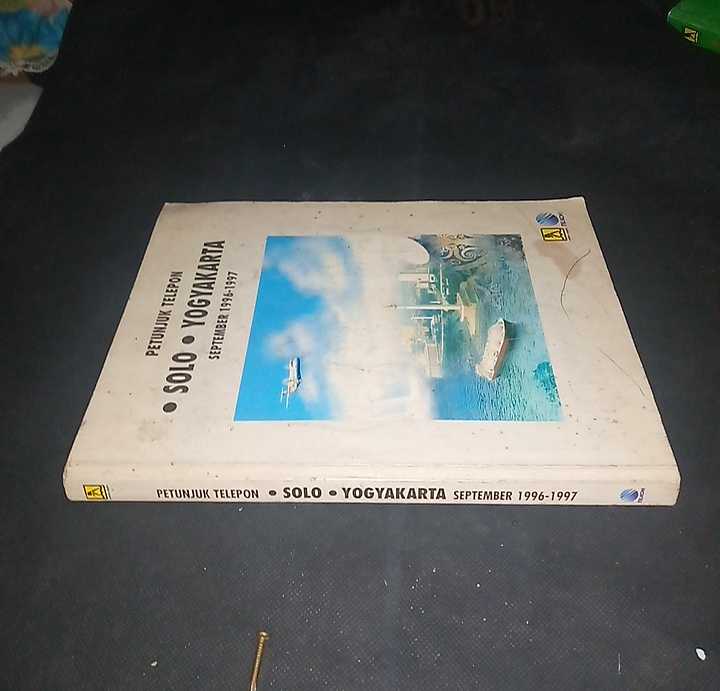 Buku Petunjuk Telepon Solo & Yogyakarta - September 1996 - 1997 - Ukuran BUKU  Jumbo 27,9 cm x 22 cm x 1,8 cm 