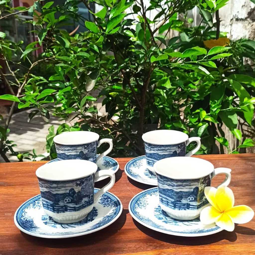 Cangkir Keramik Eropa Vintage