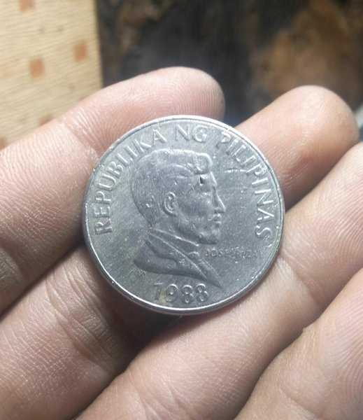 A 1795 Koin Kuno 1 Piso Philipinas Tahun 1988 Bekas Pakai Kondisi Sesuai Gambar