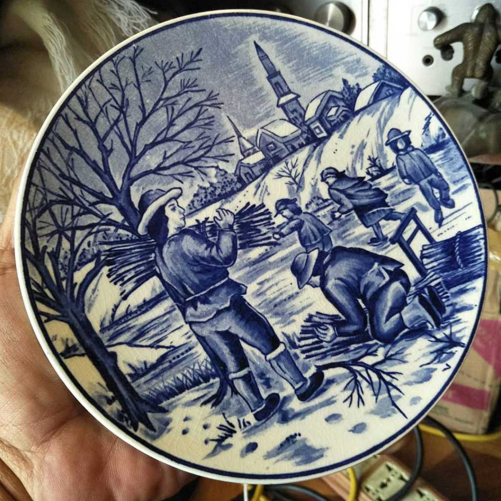 Piring Keramik Vintage