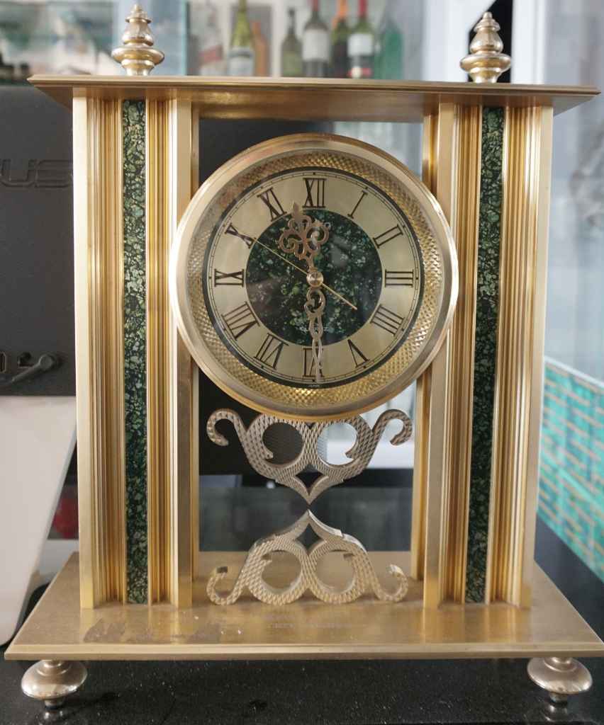 Jam Duduk Full Kuningan Quartz