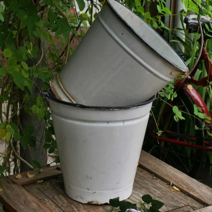 Ember Enamel Antik Jadul Holland Ceko