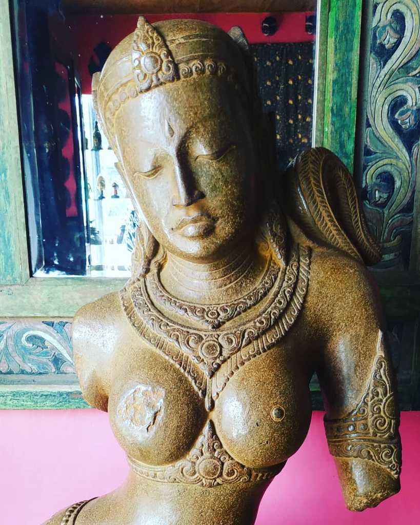 Patung Perunggu Antik