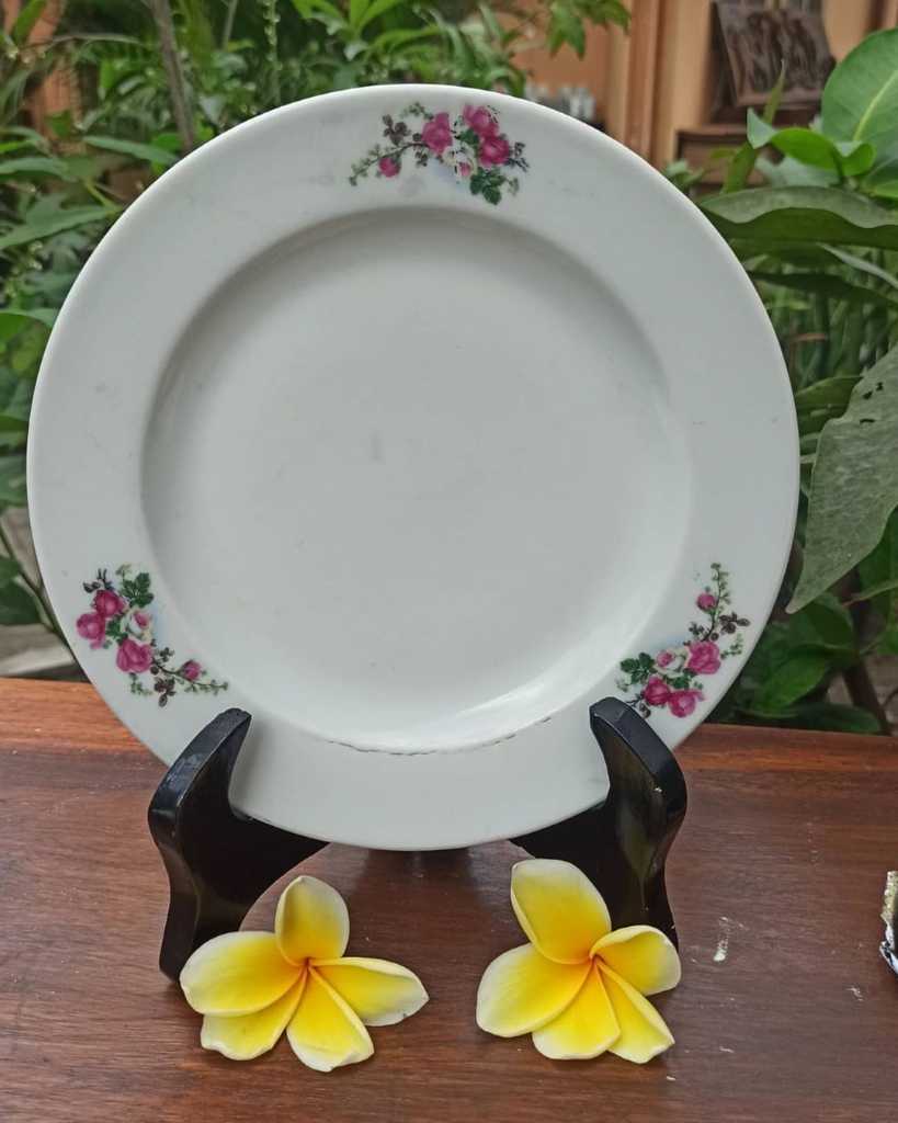 Piring Keramik Vintage
