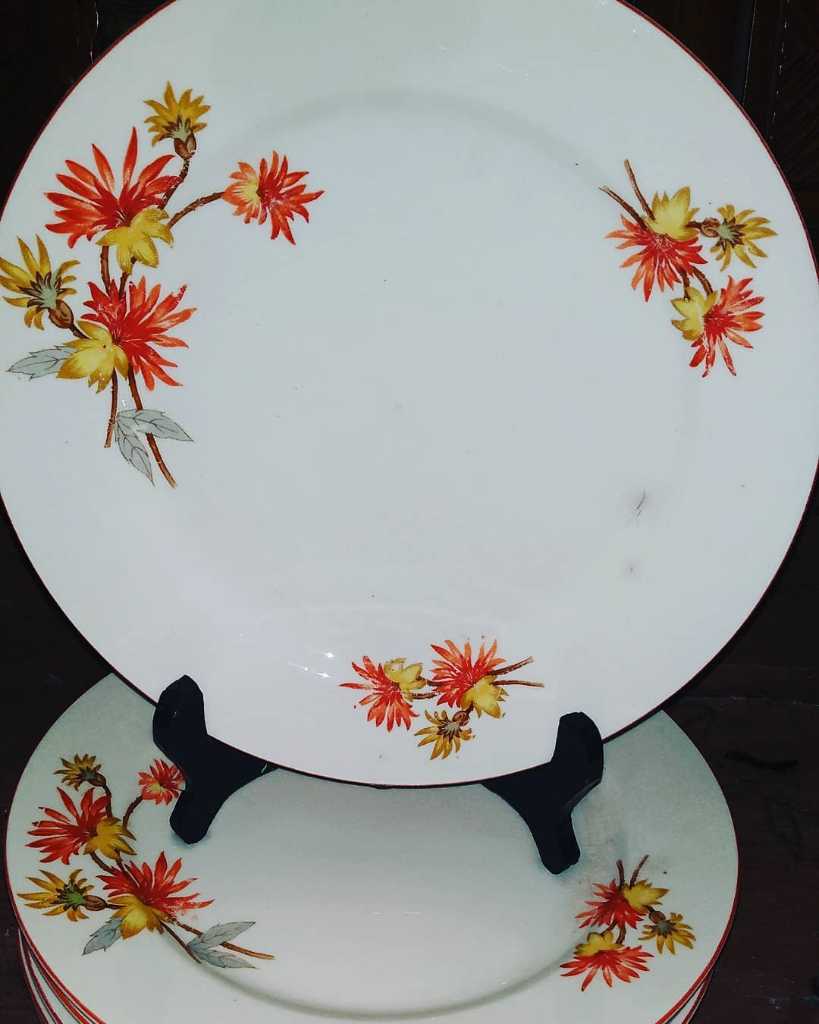 Piring Keramik Vintage