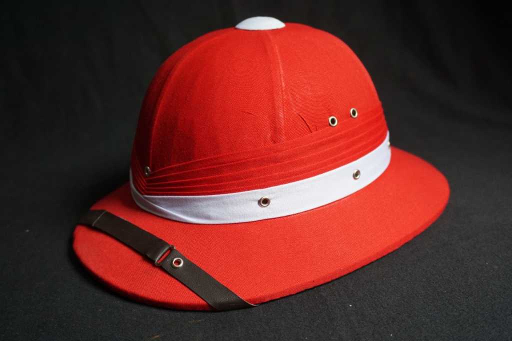 Topi Polka Merah