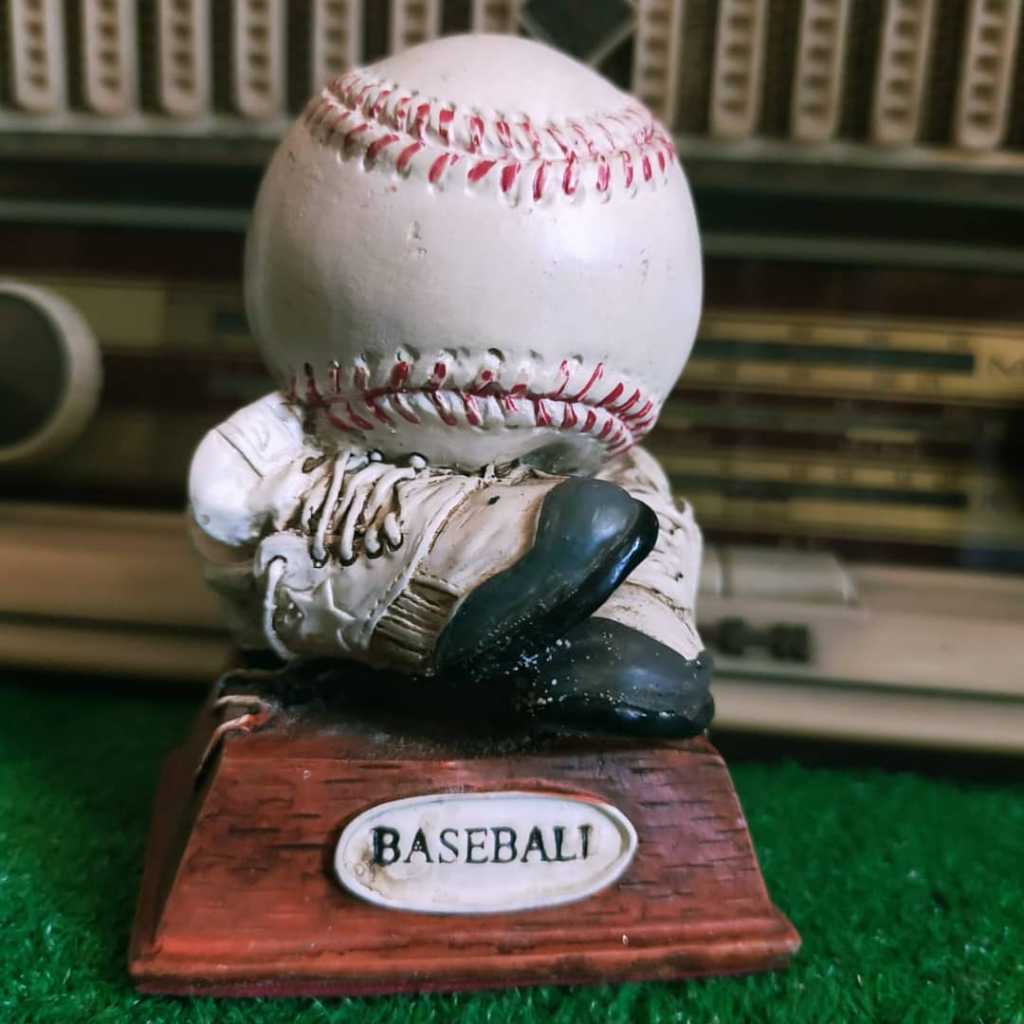 Patung Resin Vintage