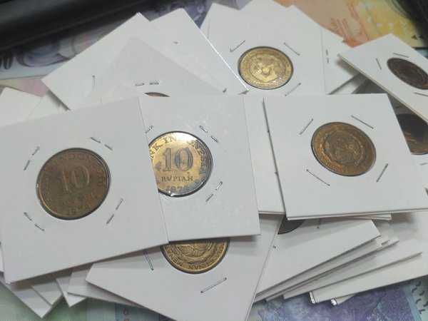 X 57 Indonesia 10 Rupiah Tahun 1974 1 Keping Tiap Kepingnya Sudah Di Rapikan Di Holder koin Siap koleksi Koin Belum Pernah terpakai
