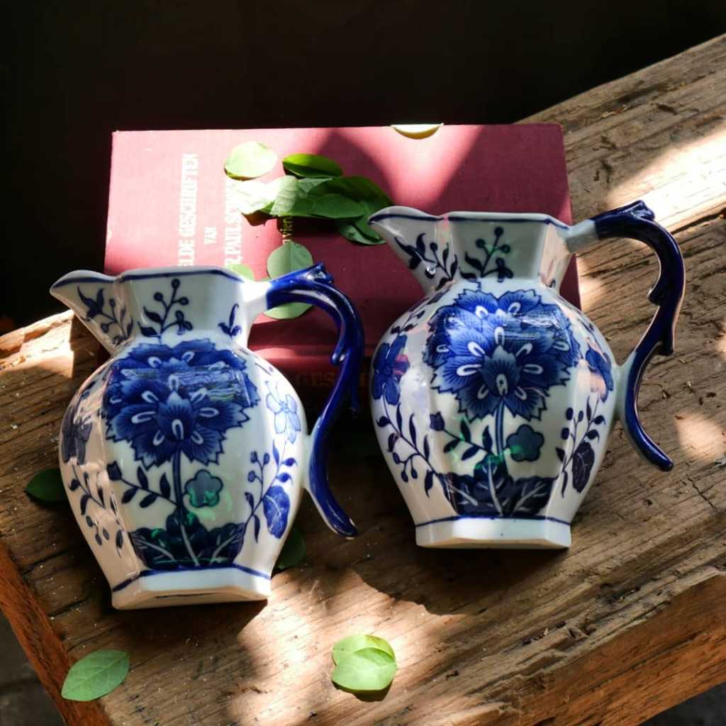 Vas Porcelain Vintage