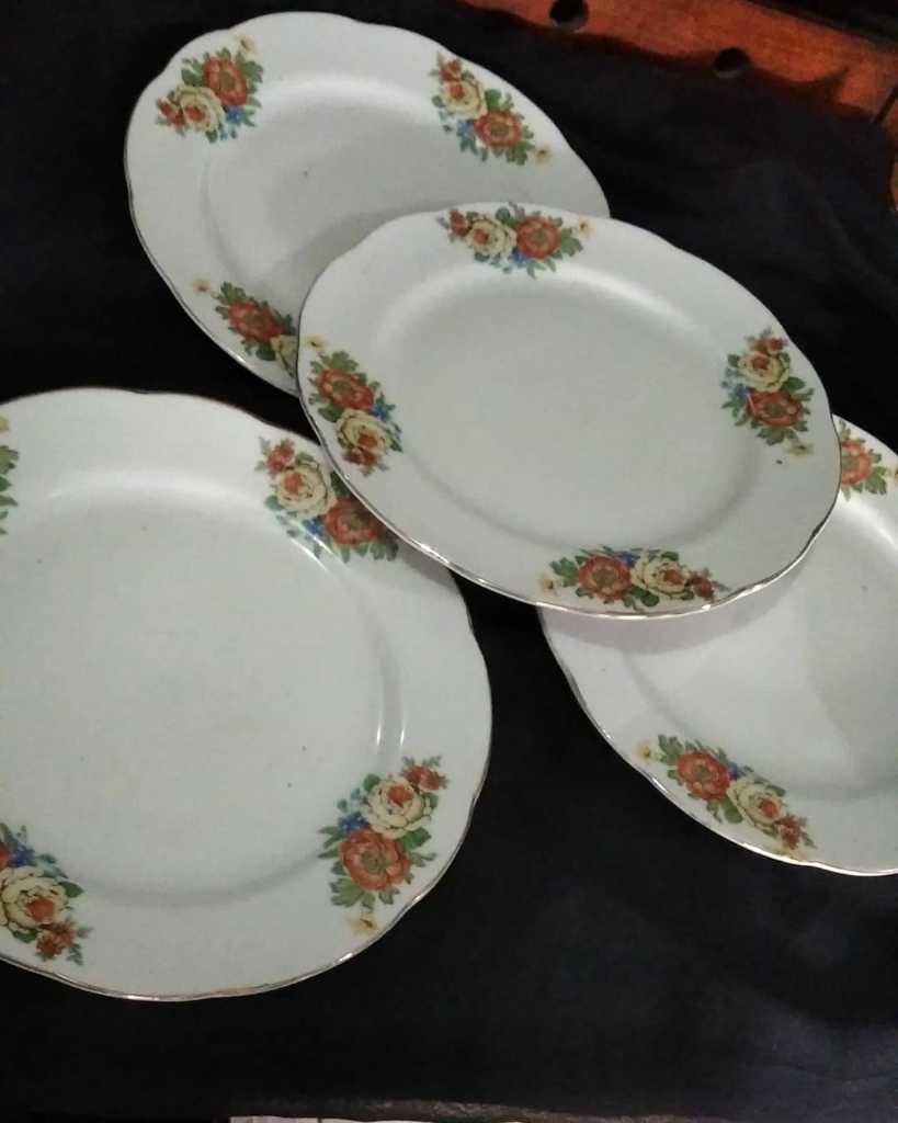 Piring Keramik Vintage