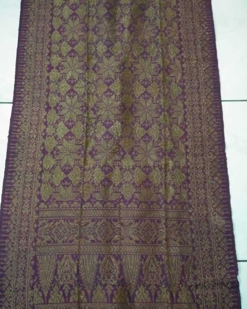 old slendang Minang Kain Tenun benang Emas