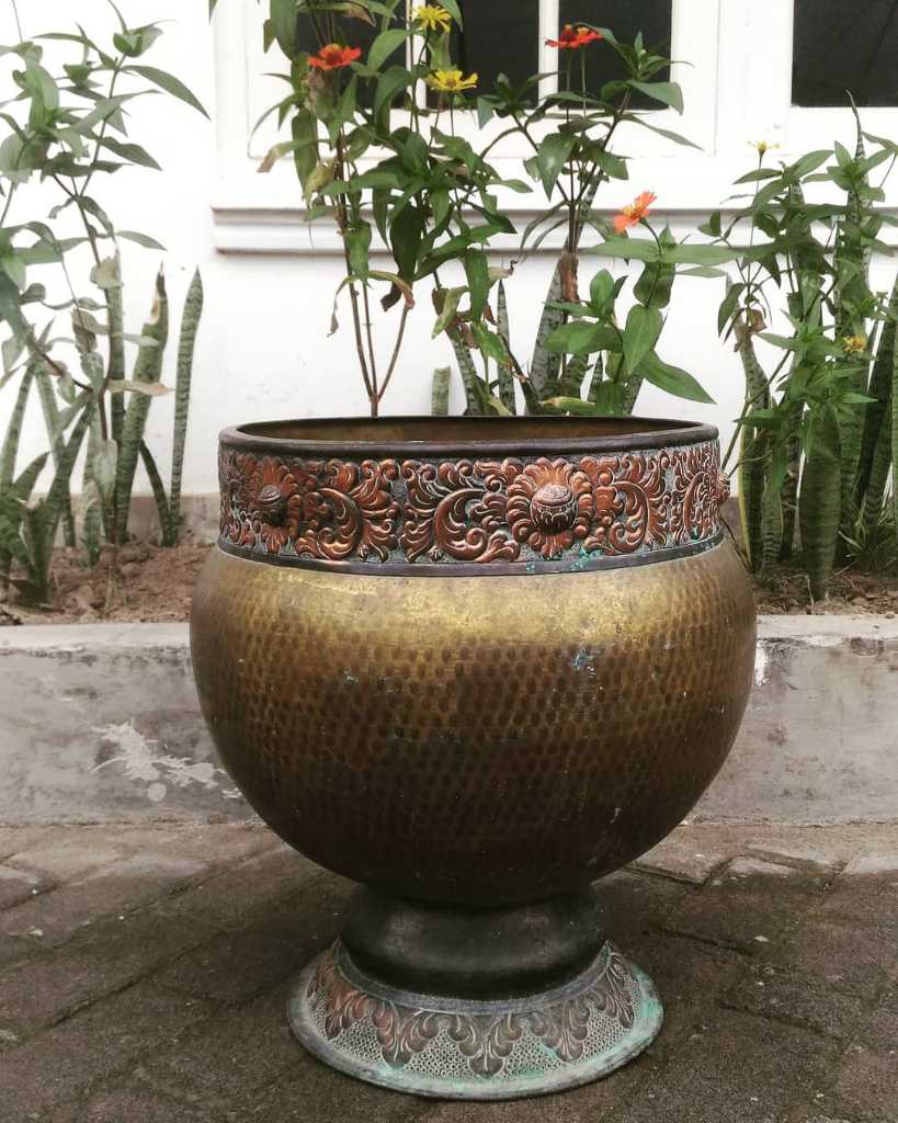 Bisa di fungsikan untuk Pot. Bahan Tembaga Plat Tebal. D. 35cm x T. 45cm.