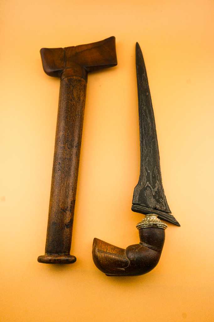Keris Dapur Sepokal Pamor Ngulit Semongko Tangguh Bugis
