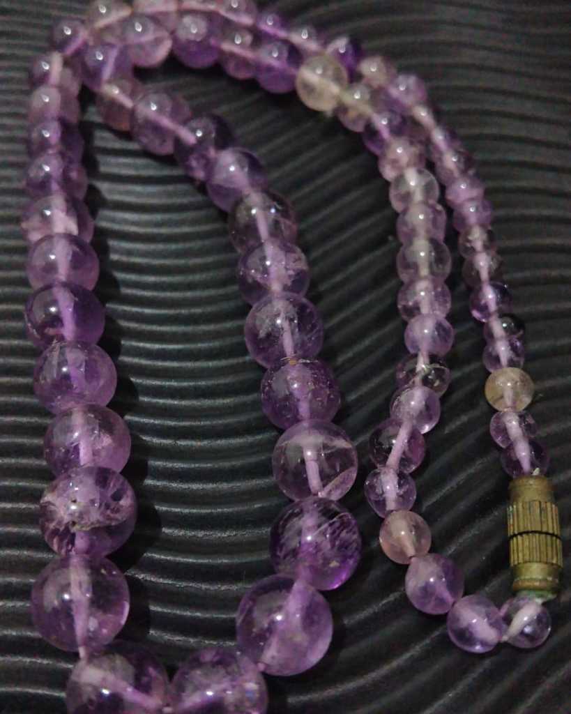 Kalung bahan Ametise