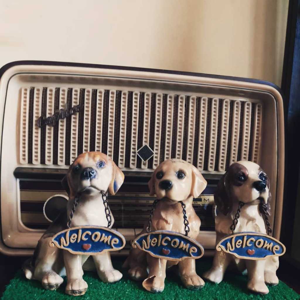 patung plastik vintage