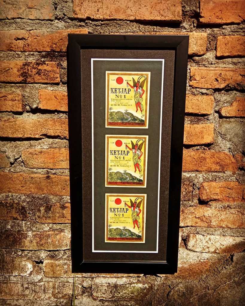 Reklame kertas lawas, Etiket "Ketjap Tjap Boelan".