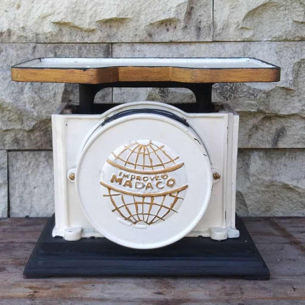 Timbangan Vintage Eropa