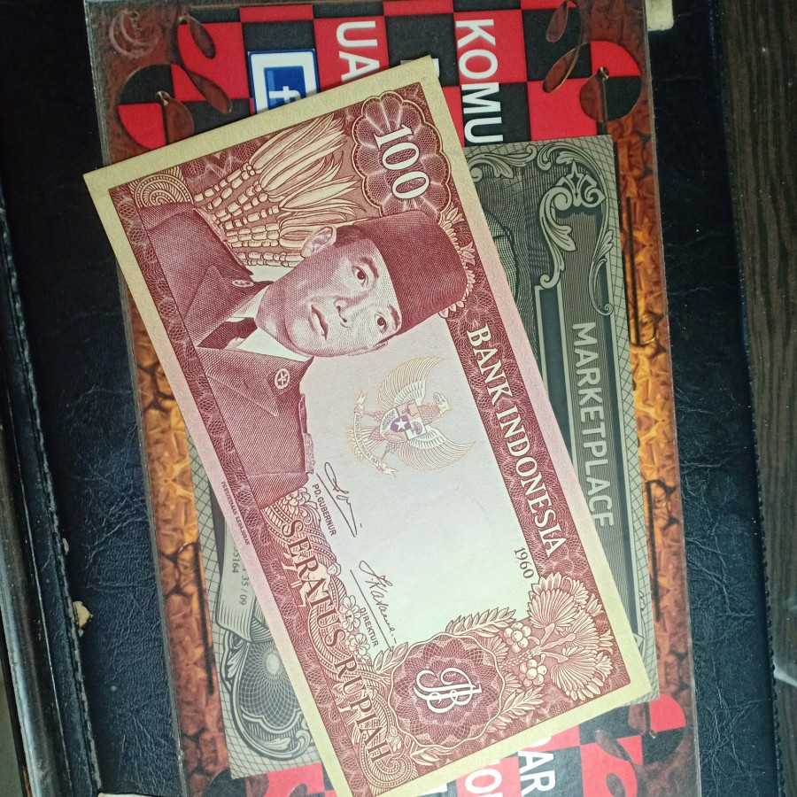 Sukarno 100 unc full