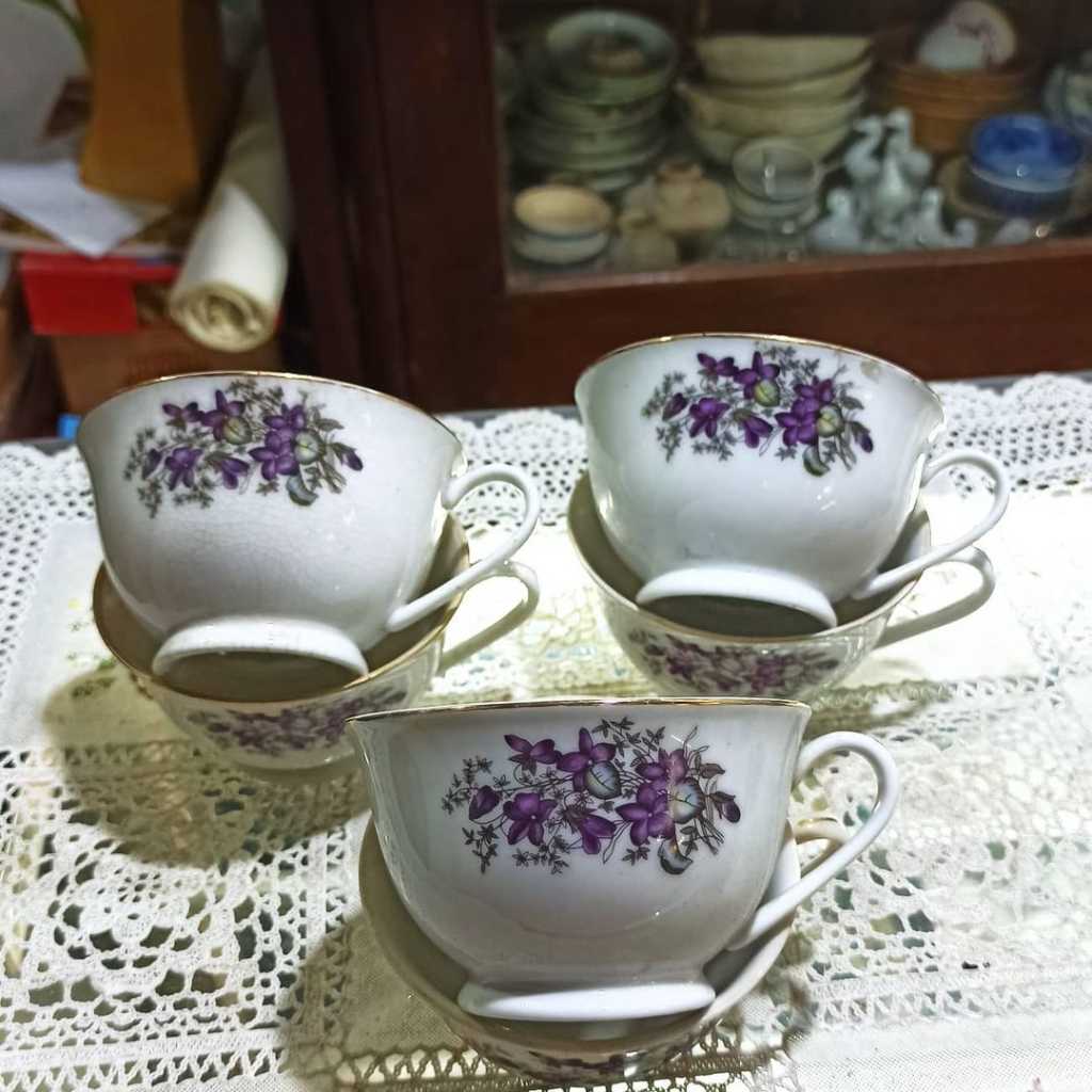 Cangkir Keramik Vintage