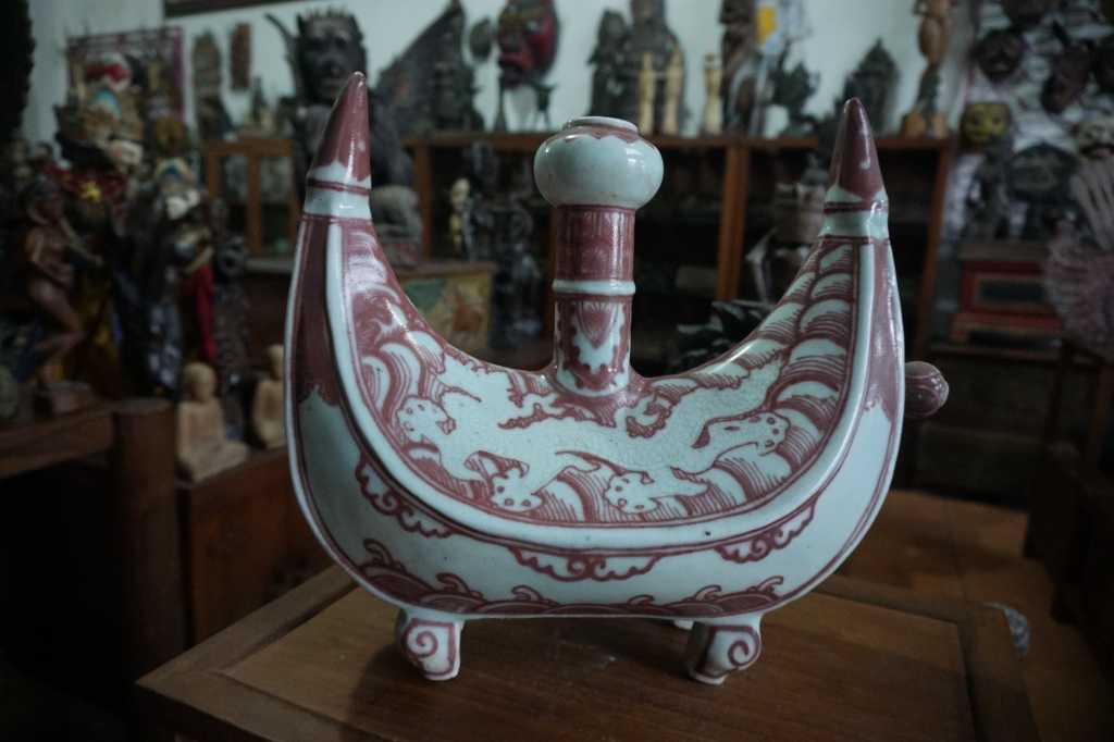 Hiasan keramik bentuk tanduk 4 kaki