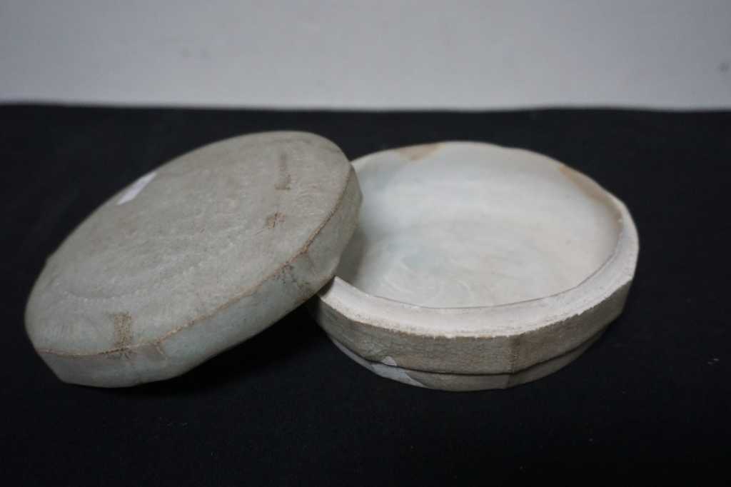 Tempat Bedak Keramik China Antik