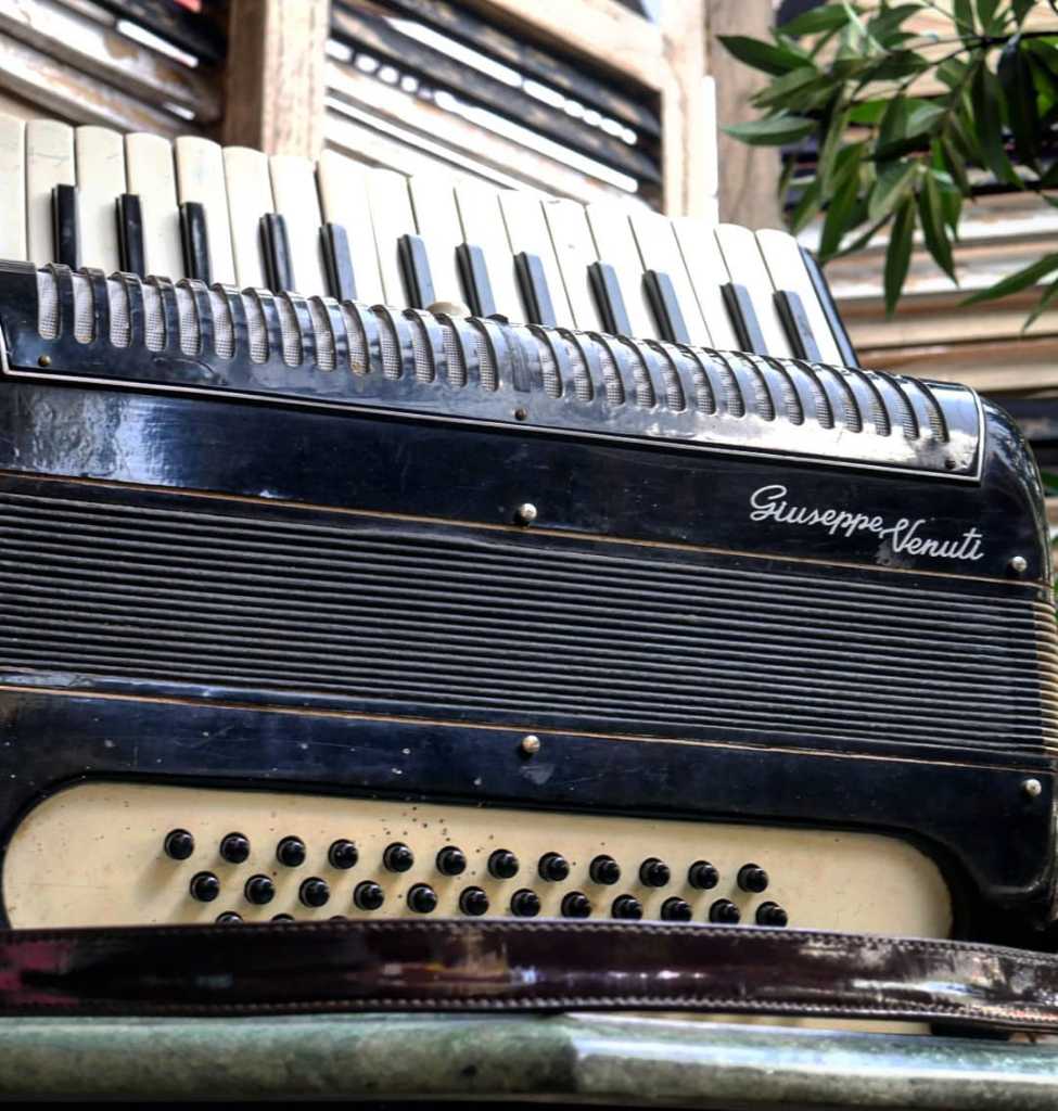 Venuti accordion deals