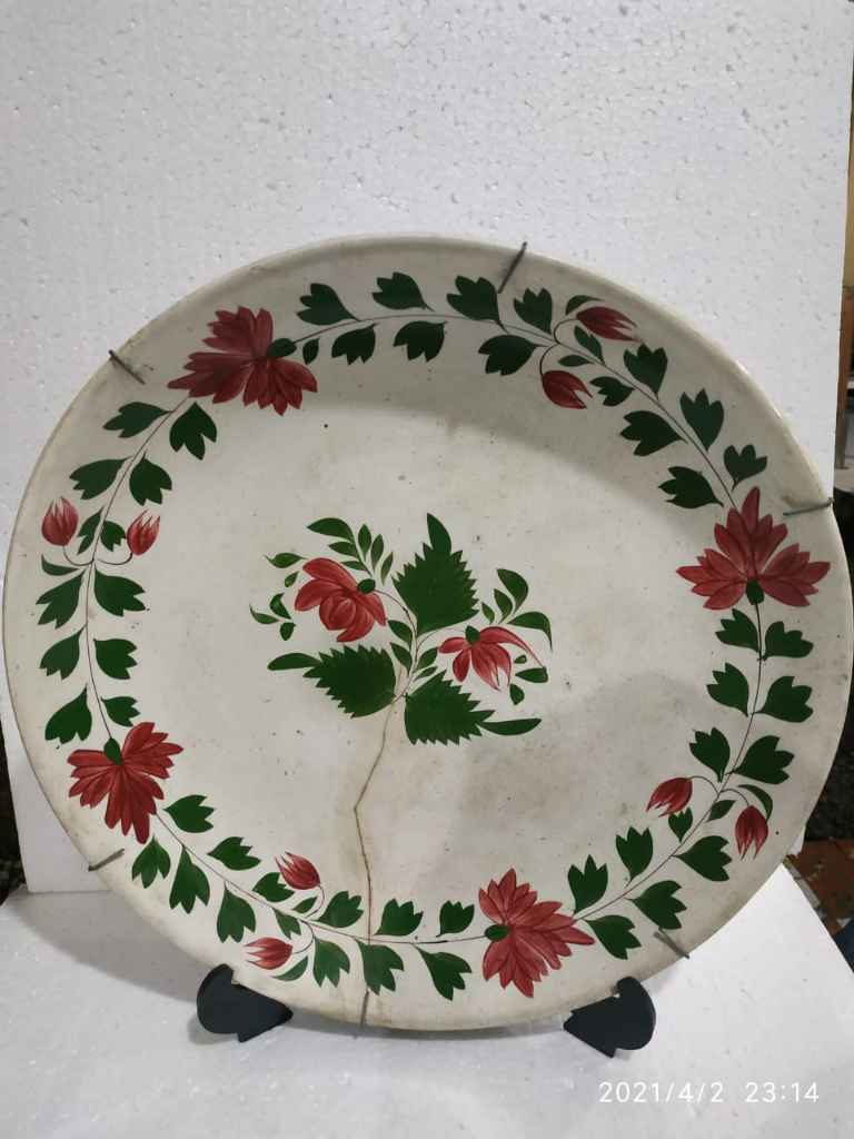 Piring Keramik Antik