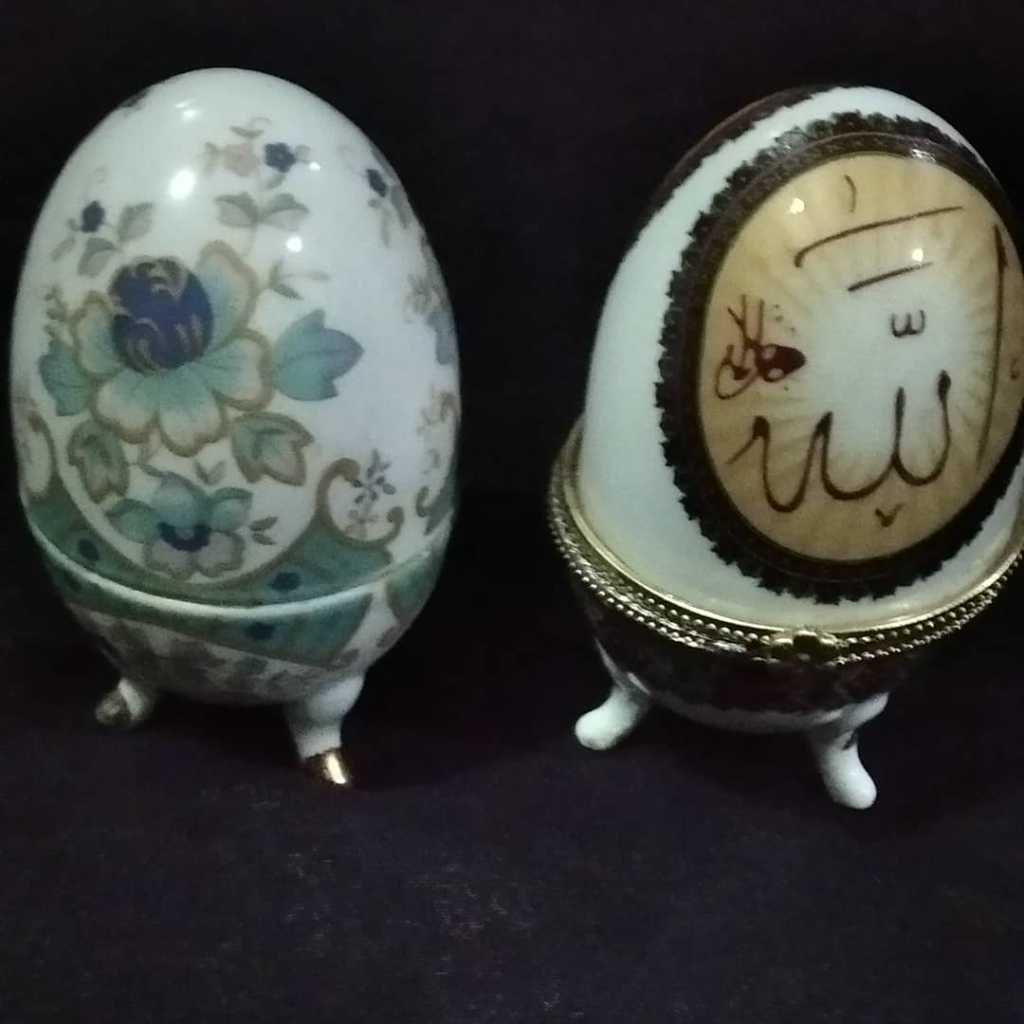 2 Telur porselin tinggi 10 cm
