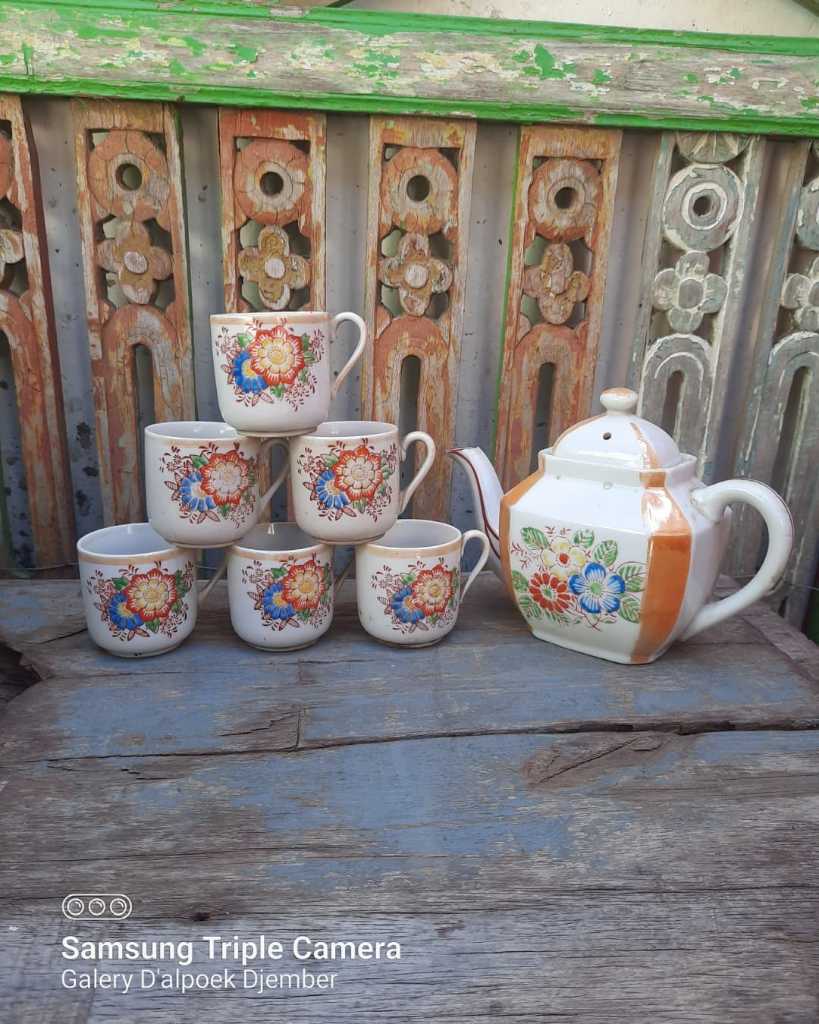 Teko Dan Cangkir Keramik Jepang