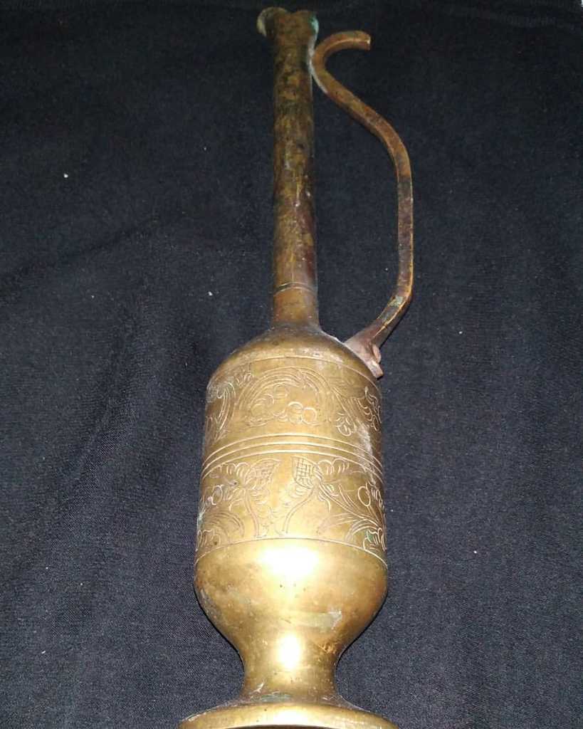 Vas Kuningan Vintage