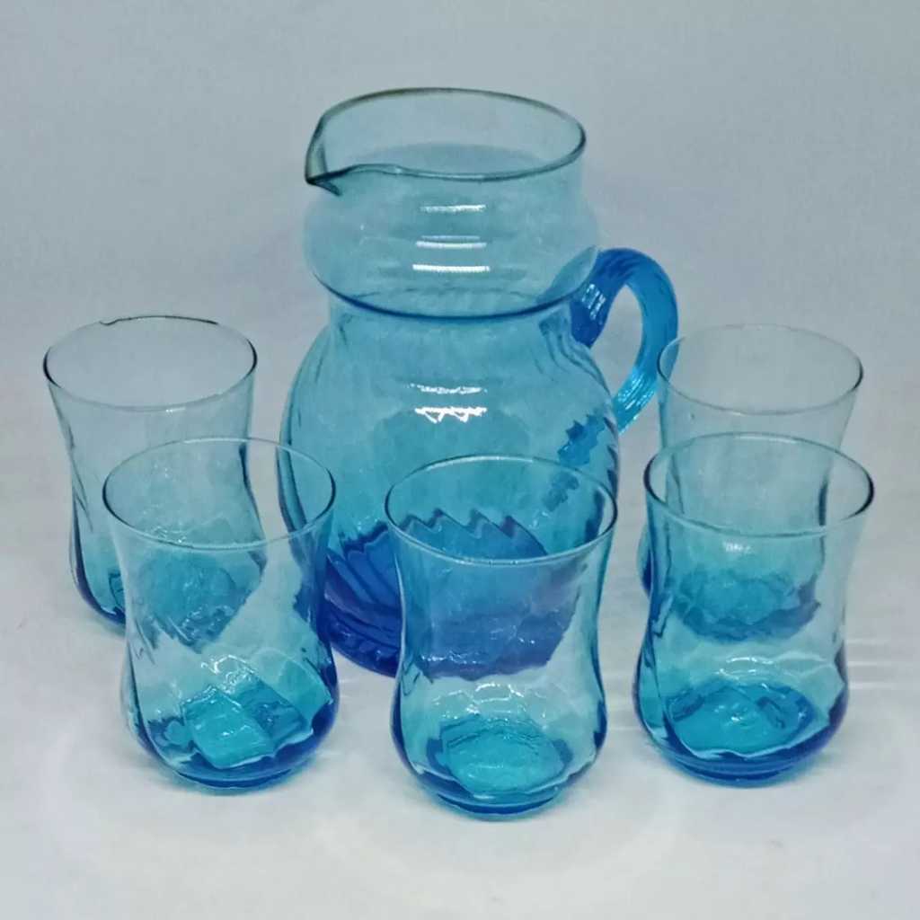 Set 1 Pitcher 5 gelas Blue ( buat display masih bagus ).