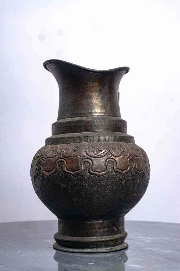 Kendi Kuningan Antik