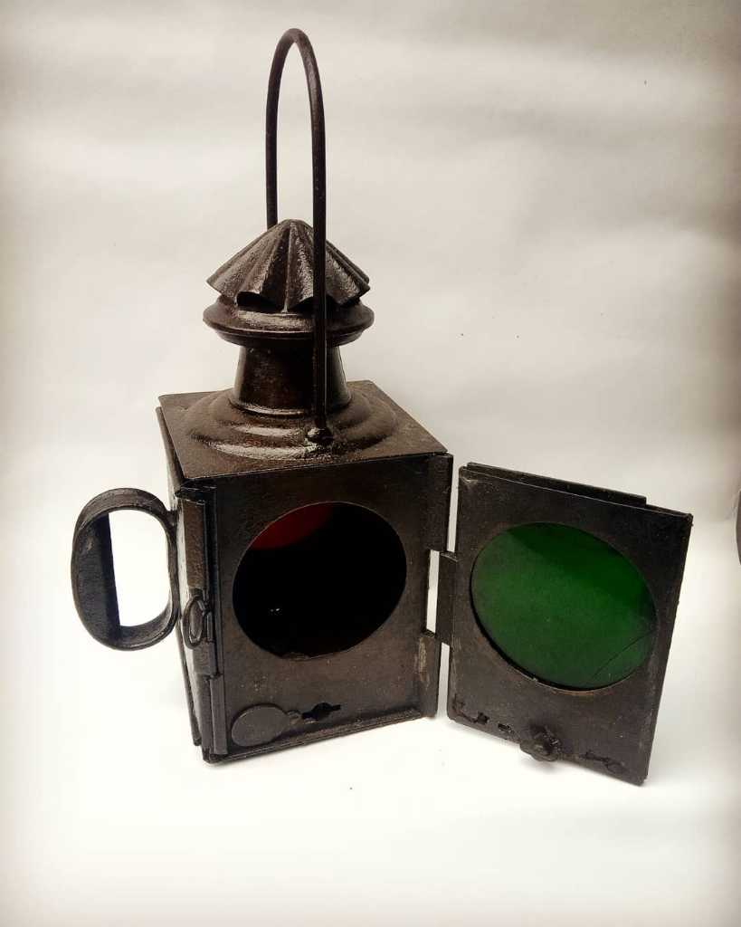 Lampu signal kereta Api lawas