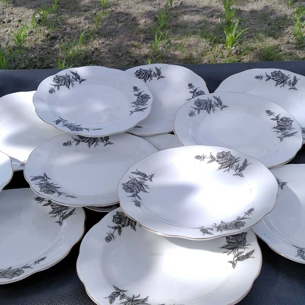 Piring Keramik Vintage