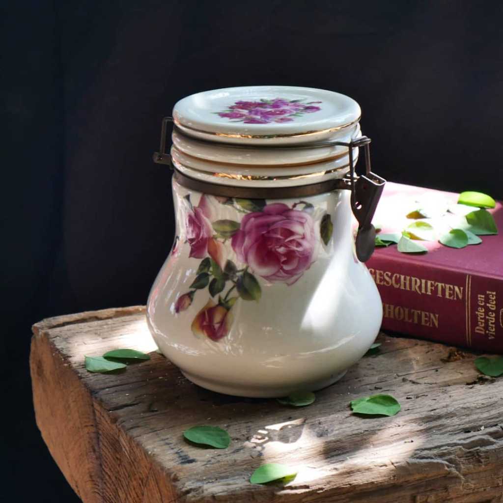 Toples Porcelain Vintage