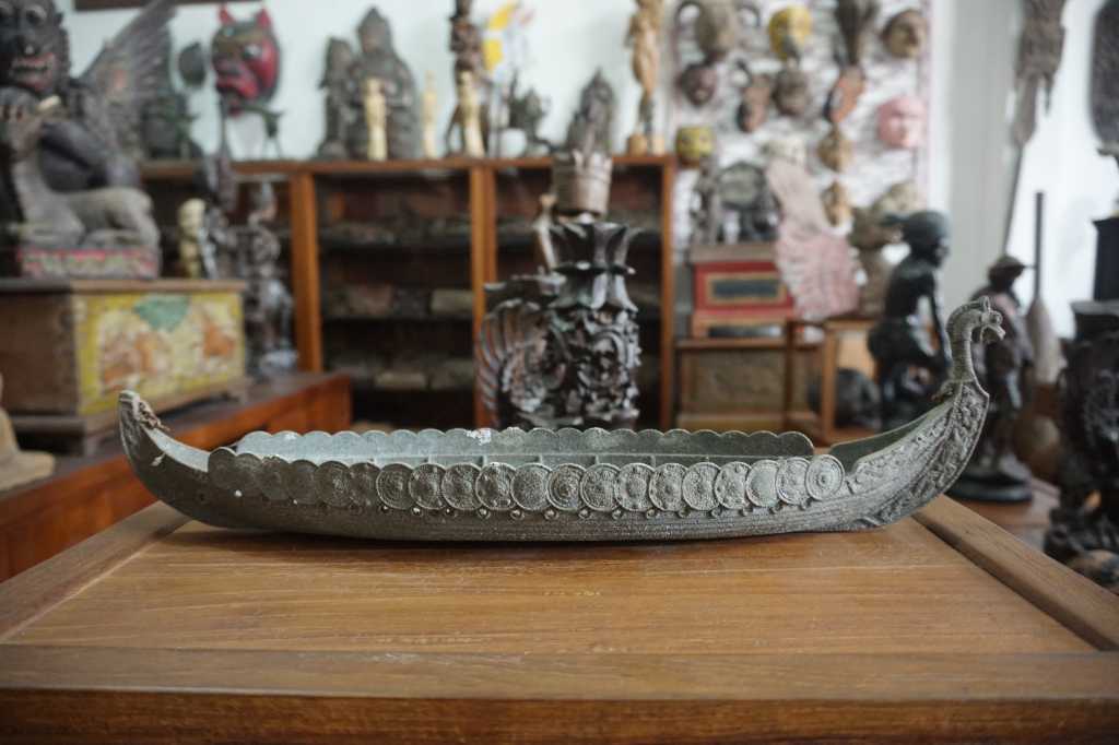 Hiasan Perahu bahan Perunggu