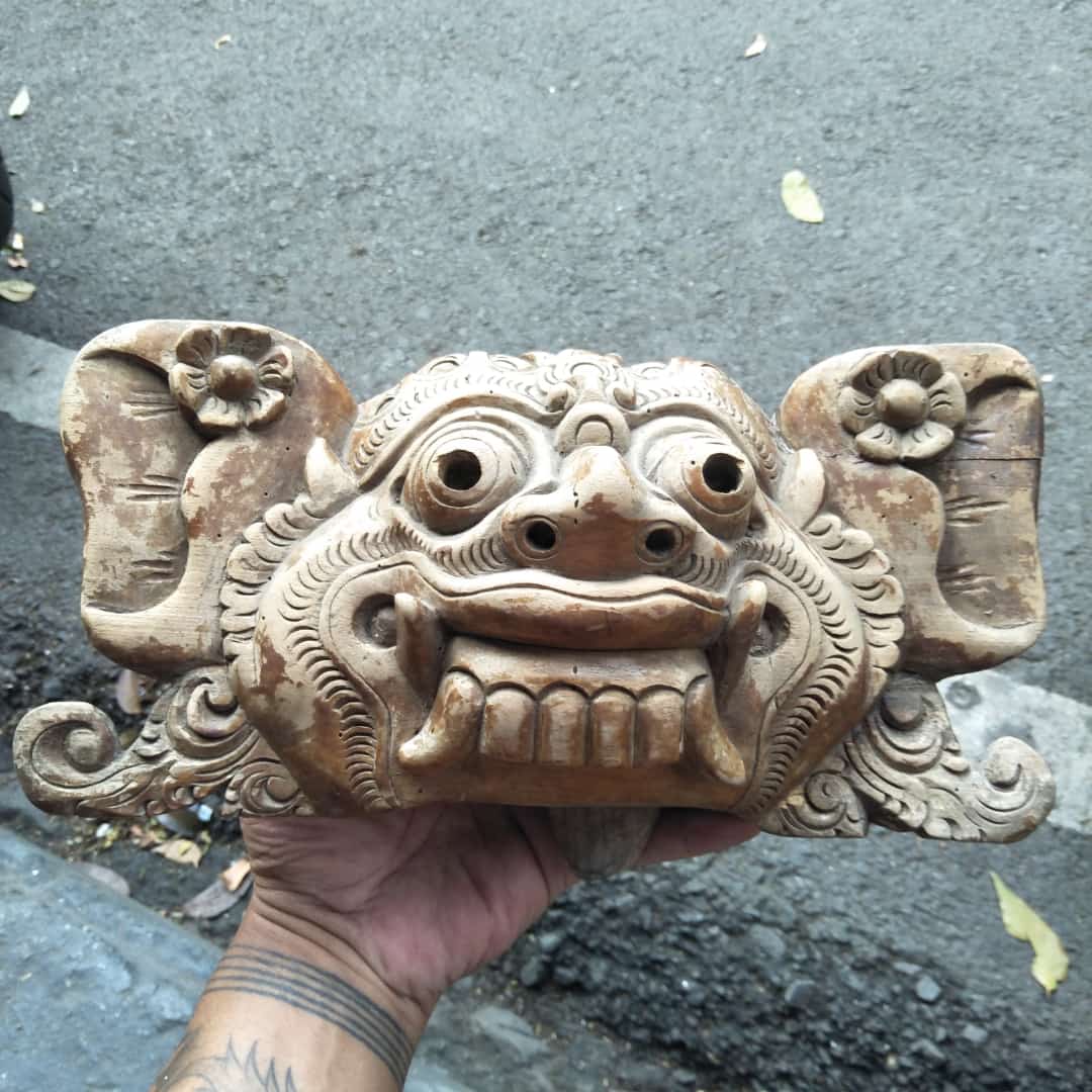 Lonceng barong 30x15 berat kurang dari 1 kg material kayu.