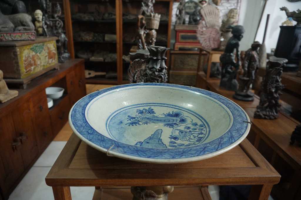 Piring Keramik Antik