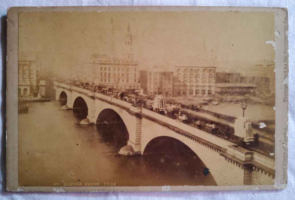 Foto Antik / Foto Kuno ; estimasi tahun 1870-an; ukuran 16,5cm x 11cm