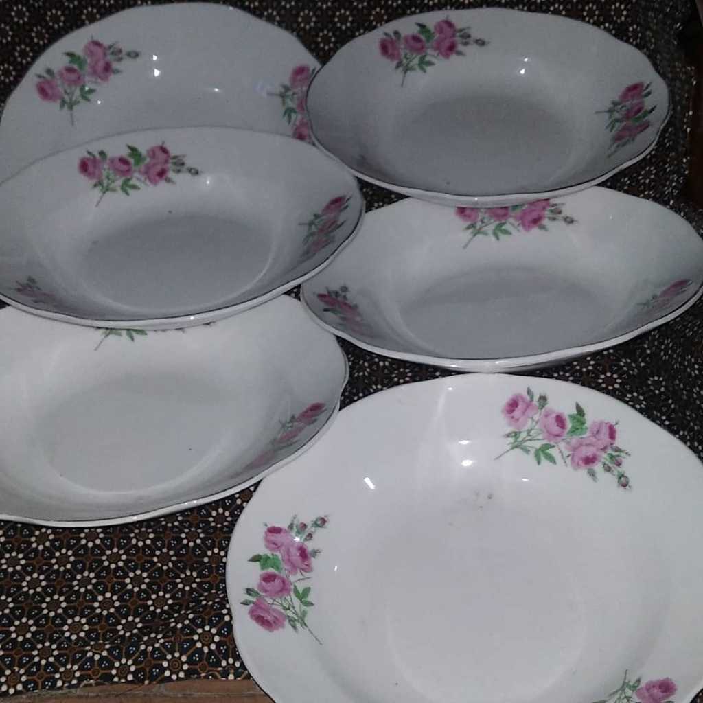 Piring Porcelain Vintage