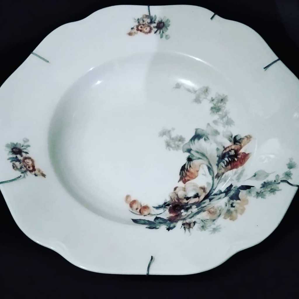 Piring Porcelain Vintage