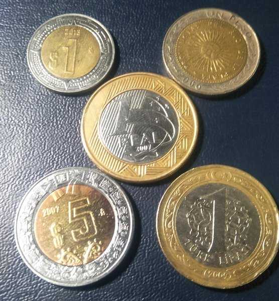 A 1638 5 keping Koin Bimetal Berbeda Jenis