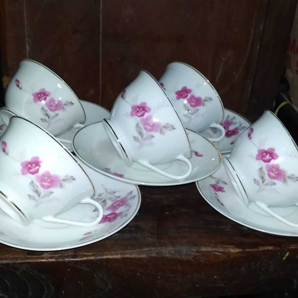 Cangkir Porcelain Vintage